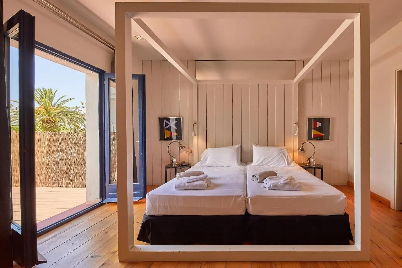 Hotel Trias Паламос 4*,